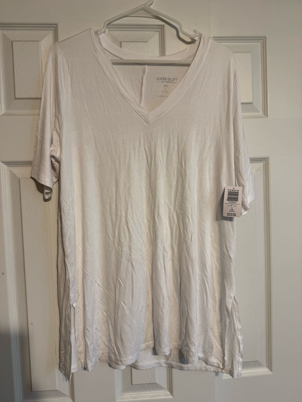 torrid White V-Neck Super Soft Knit Tee